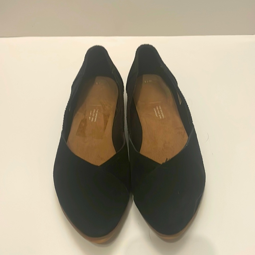 Tom’s Black Flats - Suede